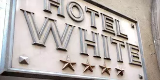 Hotel White