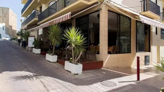 Apartamentos Casa Maria | Balearic Adaları - İbiza Adası - Sant Antoni de Portmany - West End