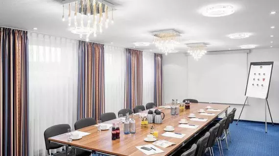 Best Western Hotel Favorit | Baden-Wuerttemberg - Rems-Murr-Kreis - Stuttgart (ve civarı) - Ludwigsburg