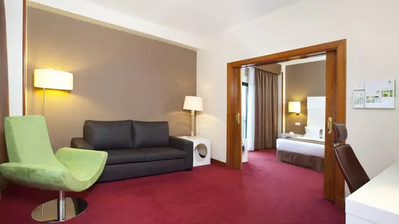 Holiday Inn Madrid - Calle Alcala | Madrid Özerk Topluluğu - Madrid (ve civarı) - Madrid