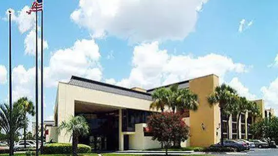 Baymont Inn and Suites Orlando Universal Blvd | Florida - Orlando (ve civarı) - Orlando - Kum Gölü