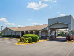 Clarion Inn & Suites Greenville | Güney Karolayna - Greenville - Spartanburg (ve civarı) - Greenville