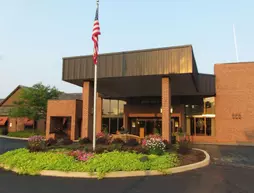 Ramada Plaza by Wyndham Fort Wayne Hotel & Conference Center | Indiana - Fort Wayne (ve civarı) - Fort Wayne