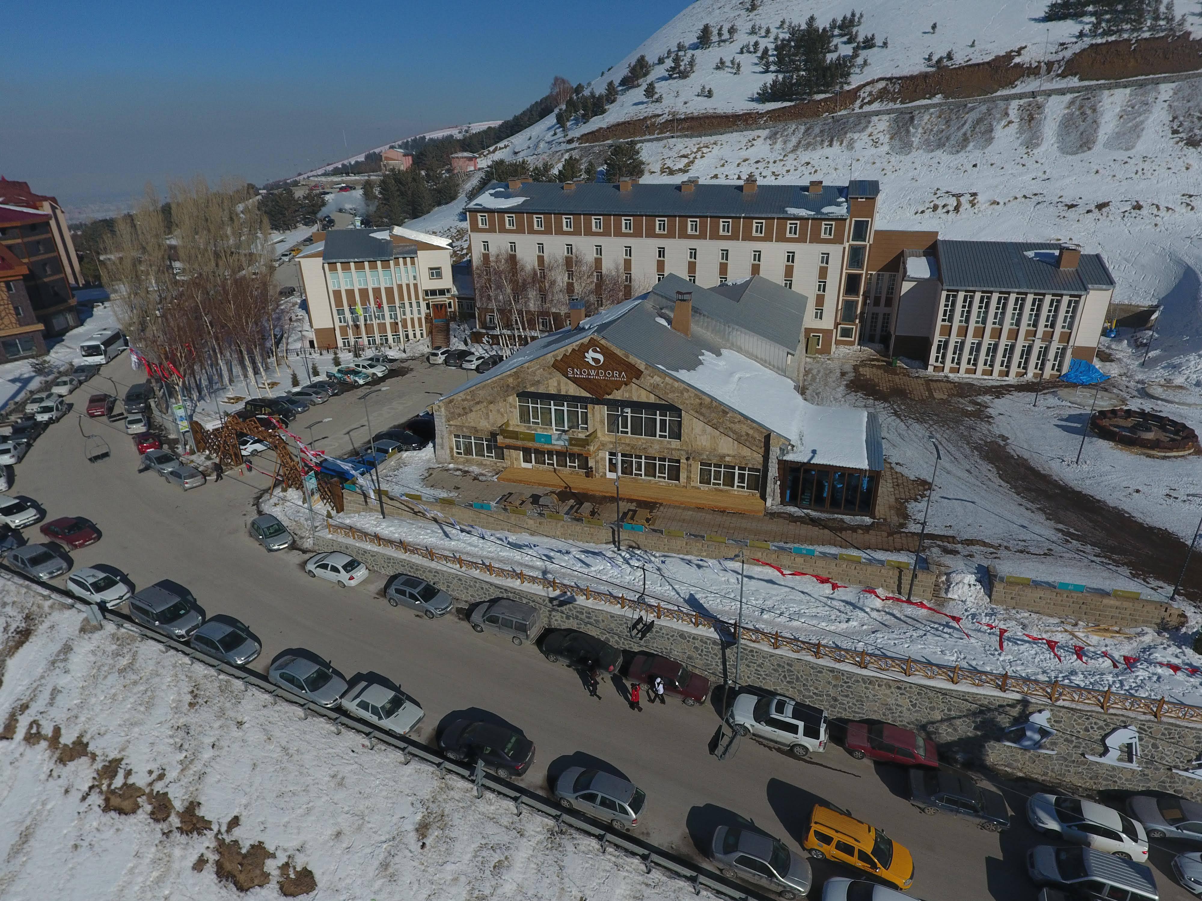 Snowdora ski resorts hotel & villas