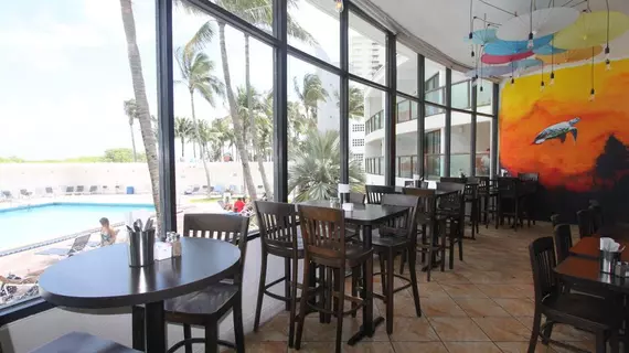 Casablanca by Suarez Condo Hotels | Florida - Miami Beach - Mid Plajı