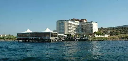 Club Rose Bay Hotel