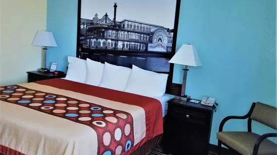 Super 8 by Wyndham Des Moines | Iowa - Des Moines (ve civarı) - Des Moines