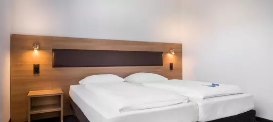 Novum Hotel Bruy | Baden-Wuerttemberg - Rems-Murr-Kreis - Stuttgart (ve civarı) - Stuttgart