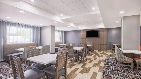 La Quinta by Wyndham DC Metro Capital Beltway | Maryland - College Park (ve civarı) - Capitol Heights