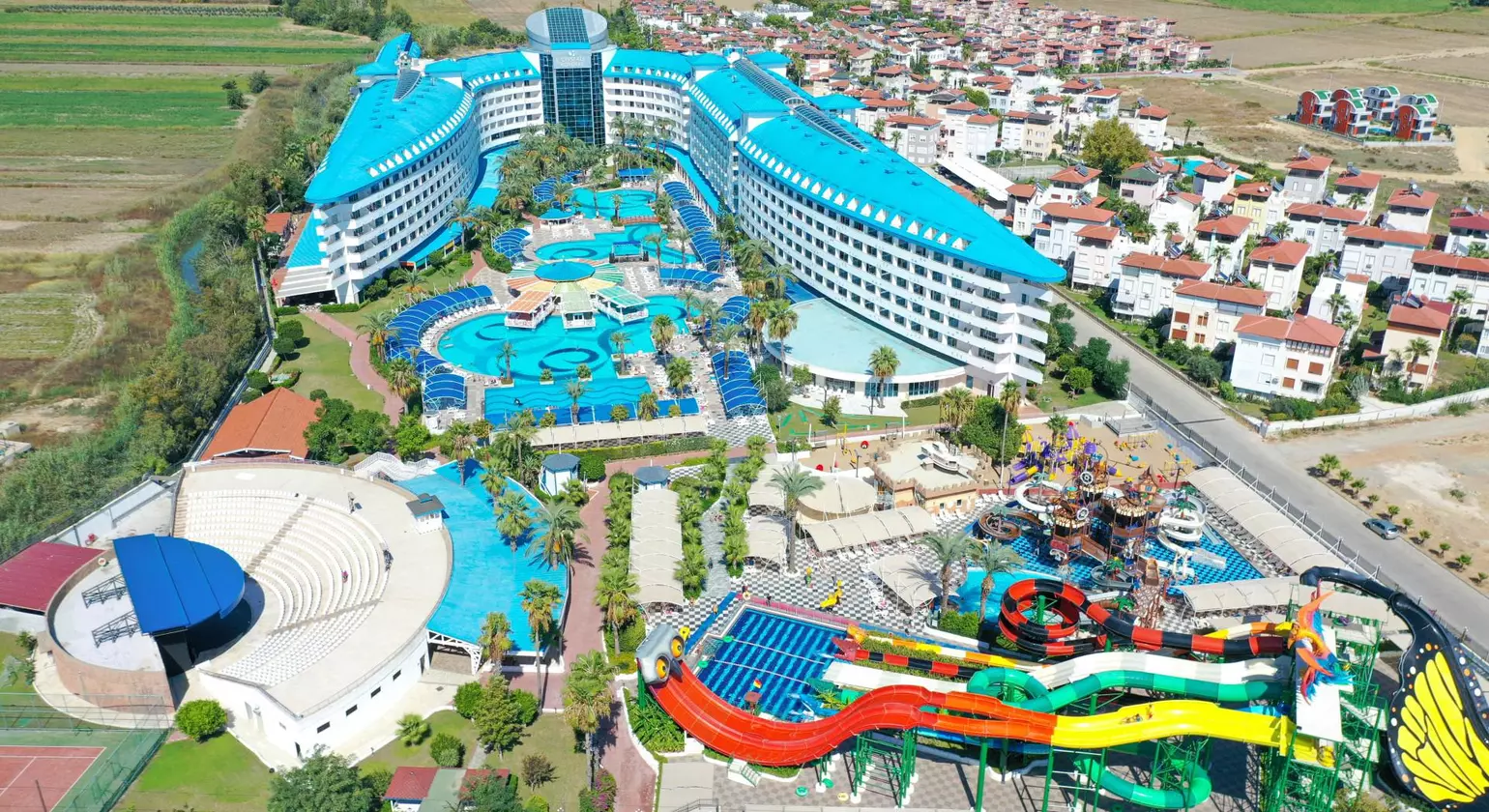 Crystal Admiral Resort Suites & Spa