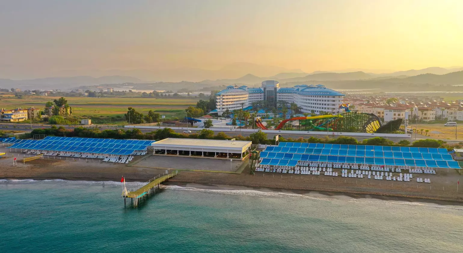 Crystal Admiral Resort Suites & Spa