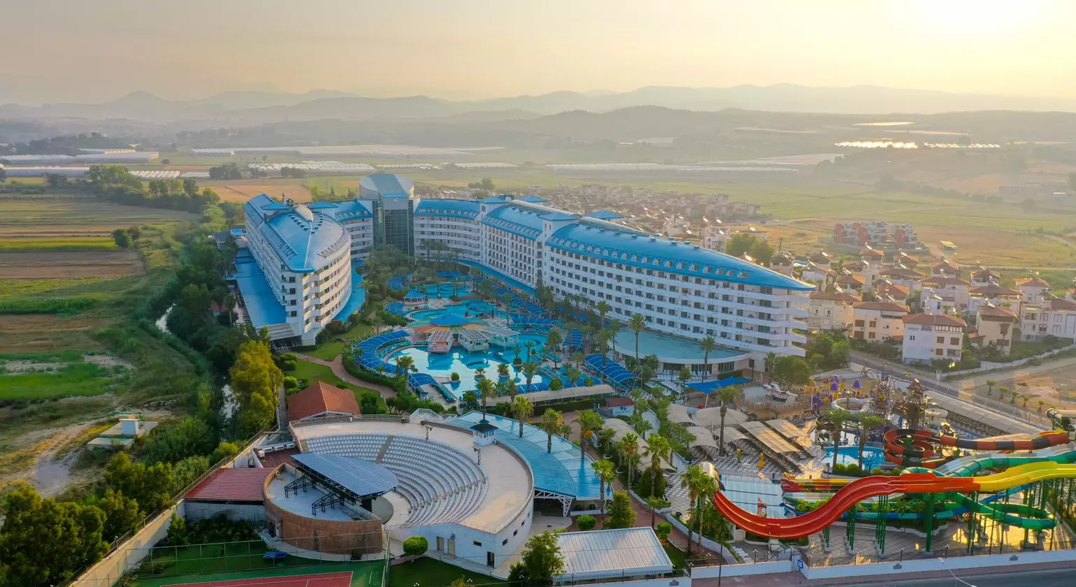 Crystal Admiral Resort Suites & Spa