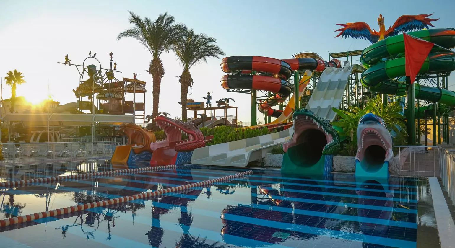 Crystal Admiral Resort Suites & Spa