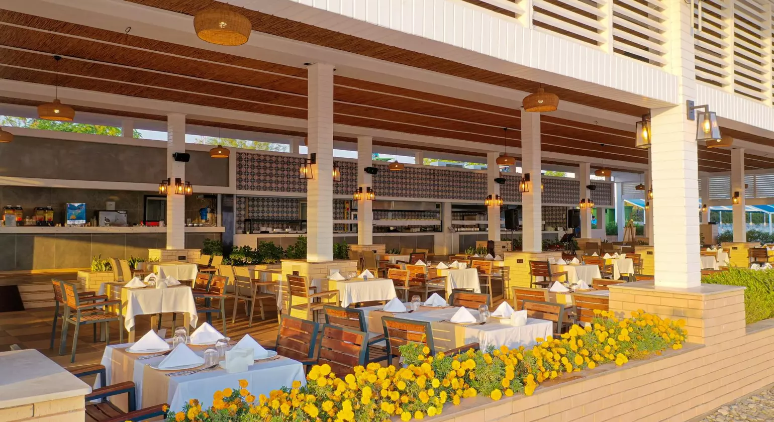 Crystal Admiral Resort Suites & Spa