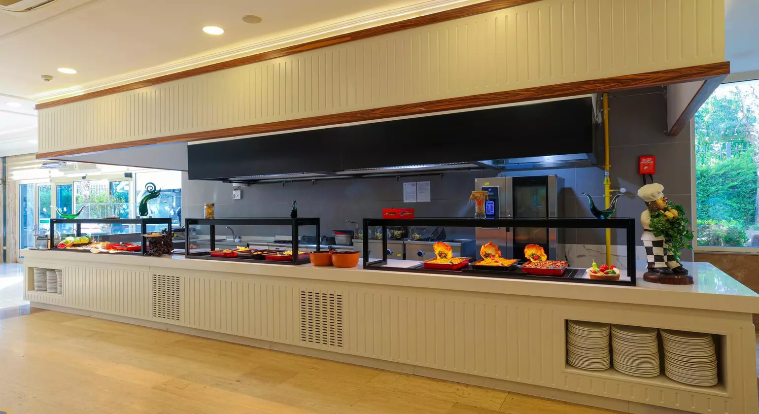 Crystal Admiral Resort Suites & Spa