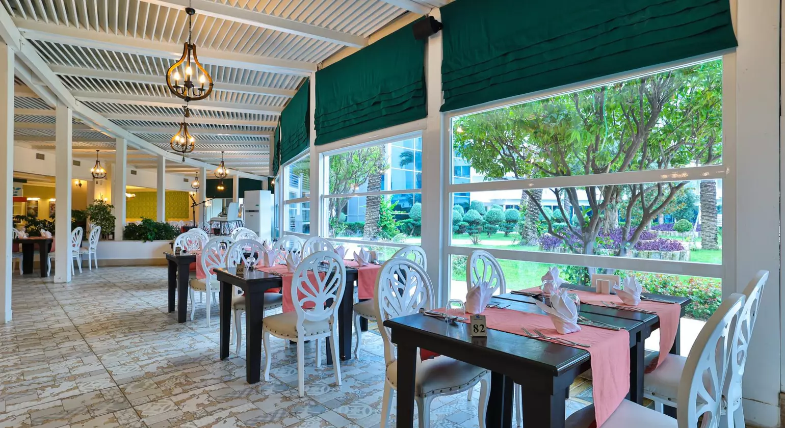 Crystal Admiral Resort Suites & Spa