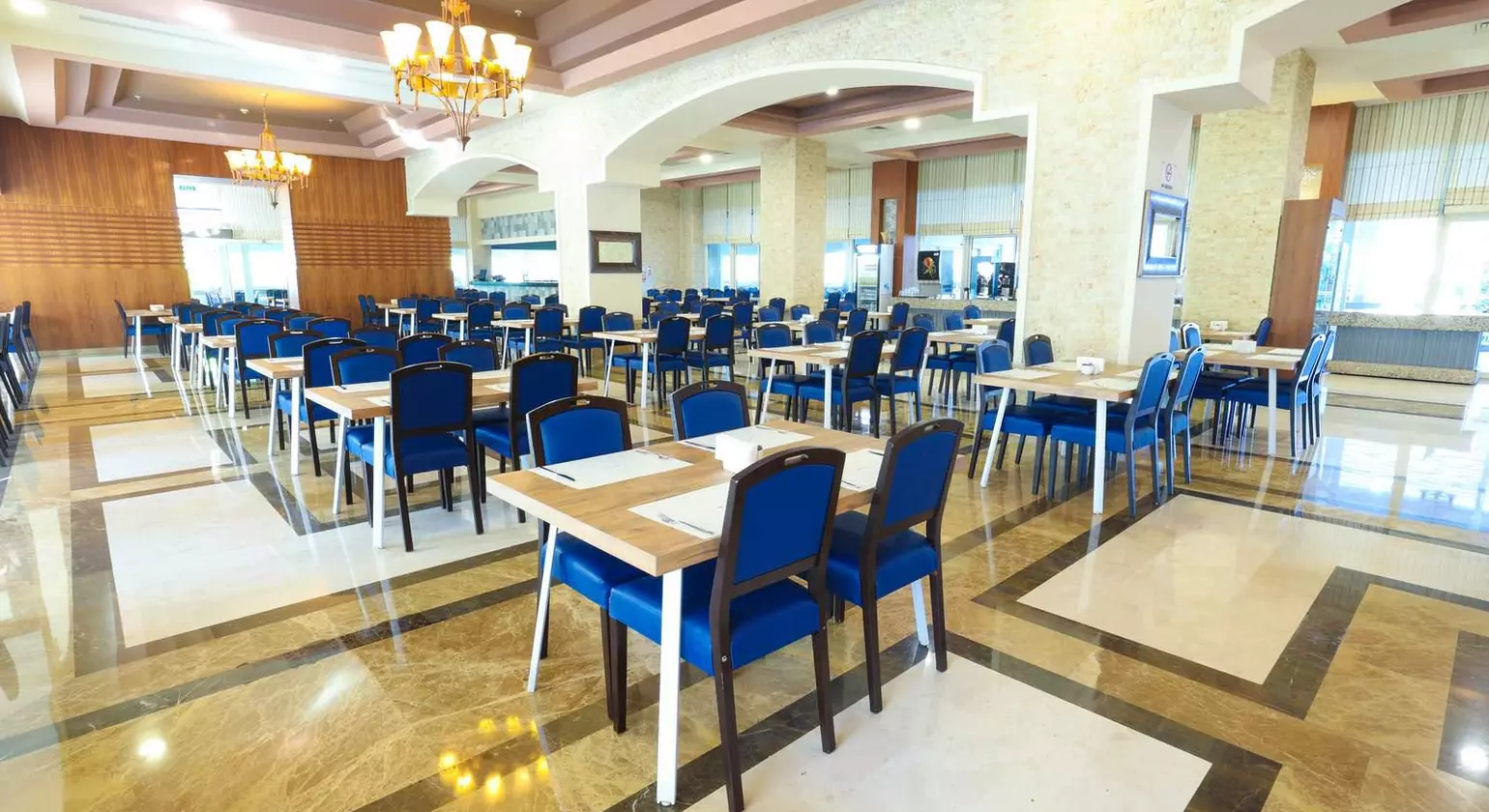 Crystal De Luxe Resort & Spa