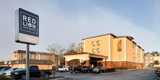 Red Lion Inn & Suites Saraland