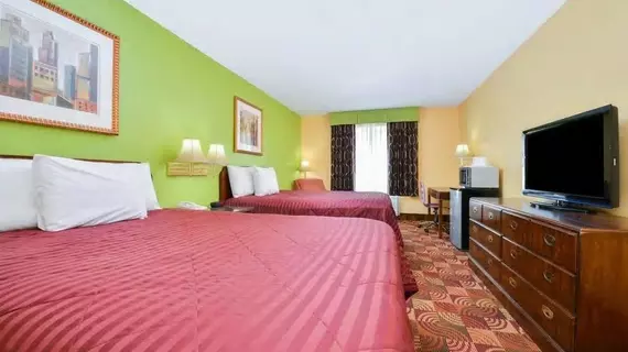 Super 8 by Wyndham Lake of the Ozarks | Missouri - Osage Beach (ve civarı) - Eldon