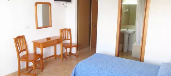 Hostal Residencia Nicolau | Balearic Adaları - İbiza Adası - Sant Antoni de Portmany