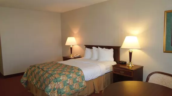 Days Inn & Suites by Wyndham Elyria | Ohio - Cleveland (ve civarı) - Elyria