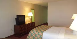 Days Inn & Suites by Wyndham Elyria | Ohio - Cleveland (ve civarı) - Elyria