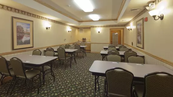 Country Inn & Suites by Radisson, Madison Southwest | Wisconsin - Madison (ve civarı) - Madison