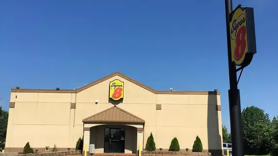 Super 8 by Wyndham Brownsburg | Indiana - Indianapolis (ve civarı) - Brownsburg