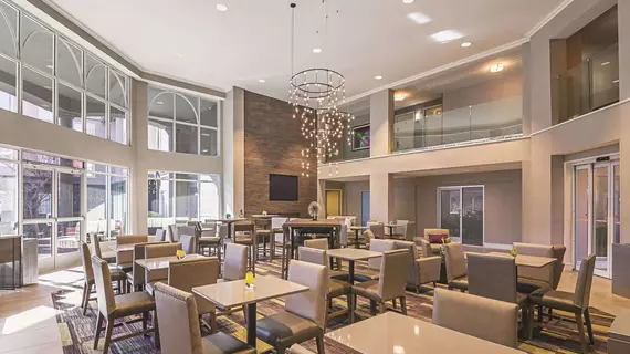 La Quinta Inn & Suites by Wyndham Austin Near The Domain | Teksas - Austin (ve civarı) - Austin