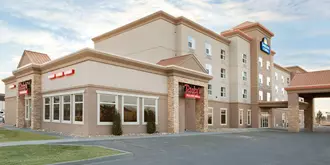 Days Inn & Suites by Wyndham Edmonton Airport