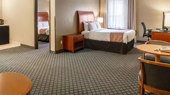 Quality Inn & Suites | Ohio - Summit İlçesi - Akron (ve civarı) - Seville