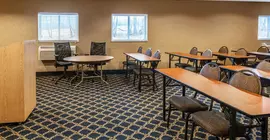 Quality Inn & Suites | Ohio - Summit İlçesi - Akron (ve civarı) - Seville