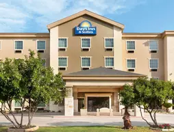 Days Inn & Suites by Wyndham San Antonio near AT&T Center | Teksas - San Antonio (ve civarı) - San Antonio