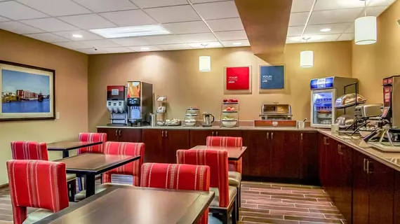 Comfort Inn and Suites - Grafton | Wisconsin - Milwaukee (ve civarı) - Grafton