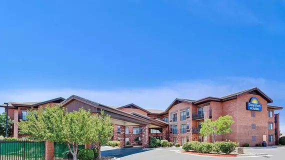 Days Inn & Suites by Wyndham Page Lake Powell | Arizona - Page