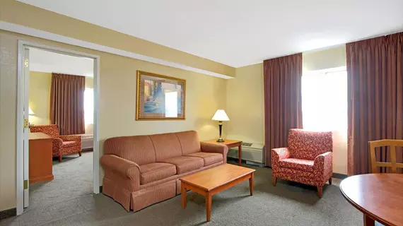 Days Inn by Wyndham St. Louis/Westport MO | Missouri - St. Louis (ve civarı) - Maryland Heights