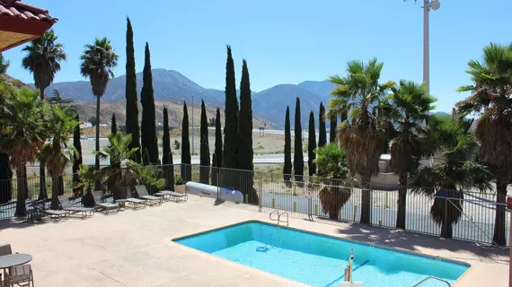 Cajon Pass Inn | Kaliforniya - San Bernardino County - Victorville (ve civarı) - Phelan