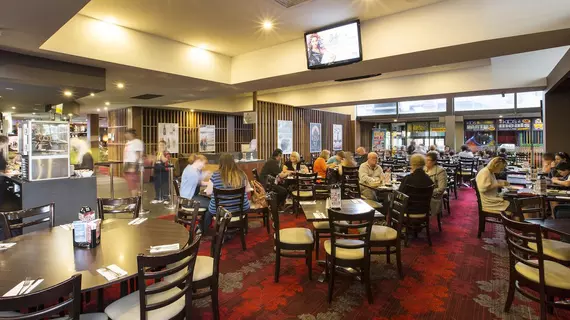 Nightcap at Keysborough Hotel | Victoria - Melbourne (ve civarı) - Keysborough