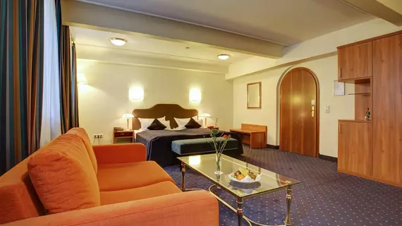 Centro Hotel Uebachs | Kuzey Ren-Westfalia - Düsseldorf (ve civarı) - Düsseldorf - Stadtmitte