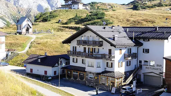 Hotel Alpenrose | Trentino-Alto Adige - Trento İli - Primiero San Martino di Castrozza - Siror