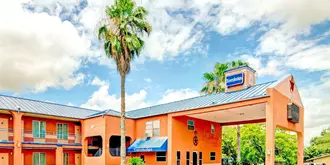 Travelodge by Wyndham San Antonio Lackland A F B