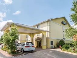 Days Inn by Wyndham Kansas City International Airport | Missouri - Kansas City (ve civarı) - Kansas