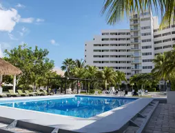 Hotel Calypso Cancun | Quintana Roo - Benito Juárez - Cancun (ve civarı) - Oteller Bölgesi - Avenida Kukulkan