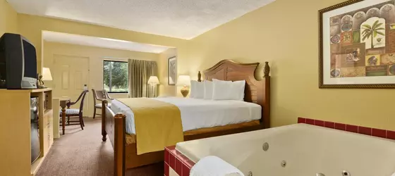 Travelodge Suites by Wyndham Kissimmee Orange | Florida - Orlando (ve civarı) - Lake Buena Vista - Disney's Maingate East