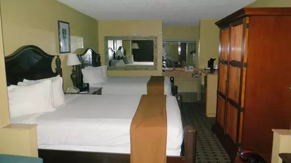 Travelodge Suites by Wyndham Kissimmee Orange | Florida - Orlando (ve civarı) - Lake Buena Vista - Disney's Maingate East