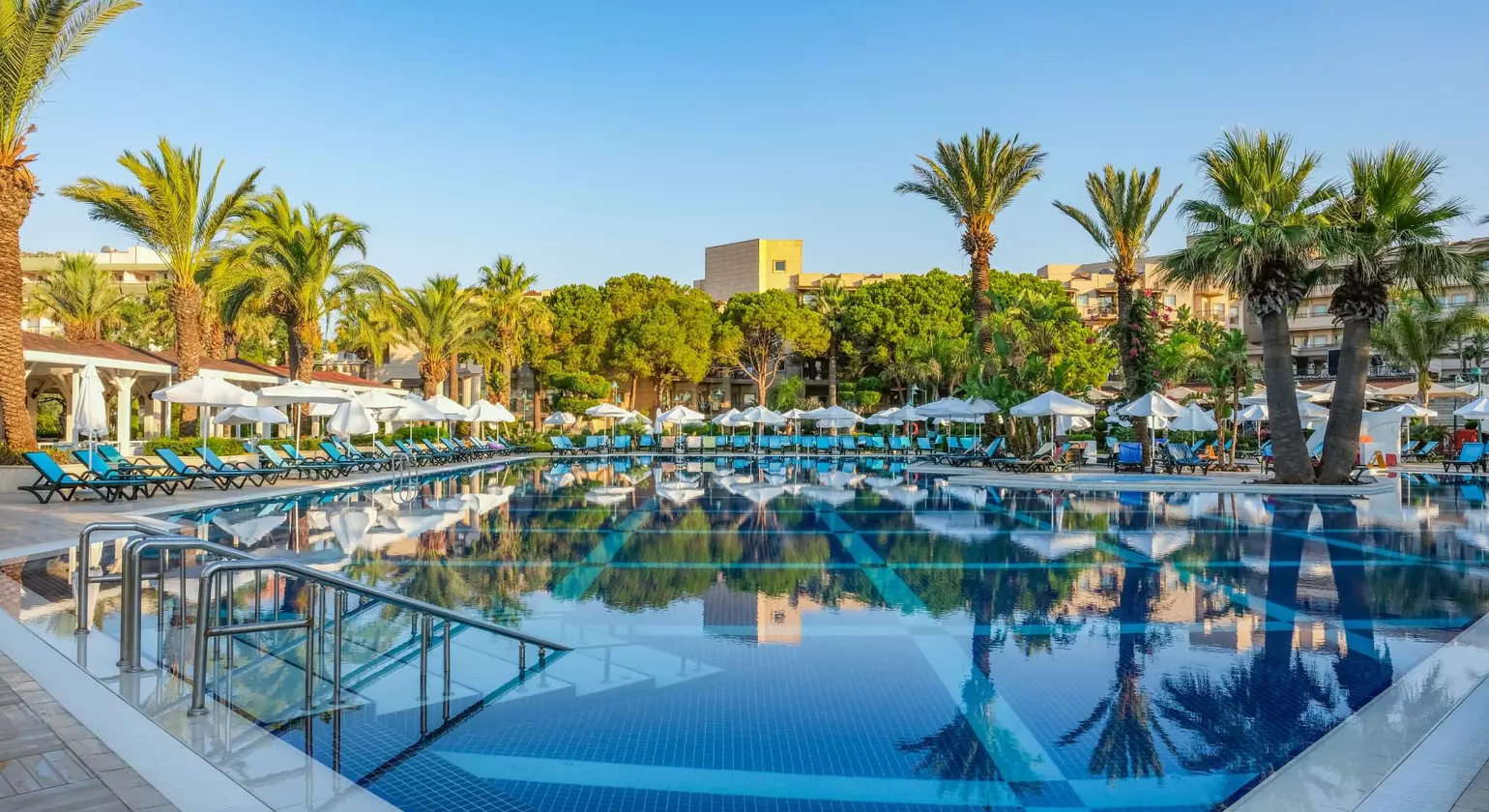Crystal Tat Beach Golf Resort & Spa