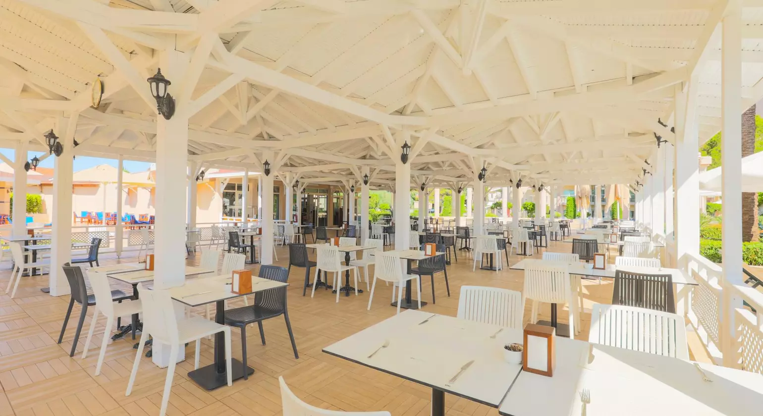 Crystal Tat Beach Golf Resort & Spa