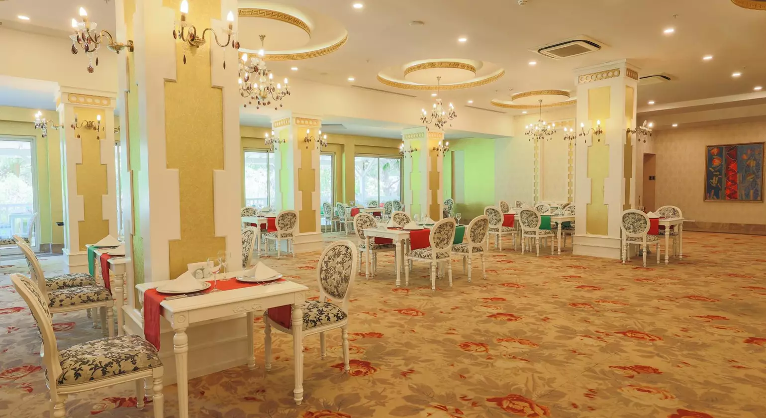 Crystal Tat Beach Golf Resort & Spa