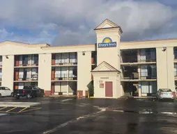 Days Inn by Wyndham Hampton Near Coliseum Convention Center