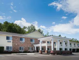 AmericInn by Wyndham Petoskey | Michigan - Petoskey (ve civarı) - Petoskey